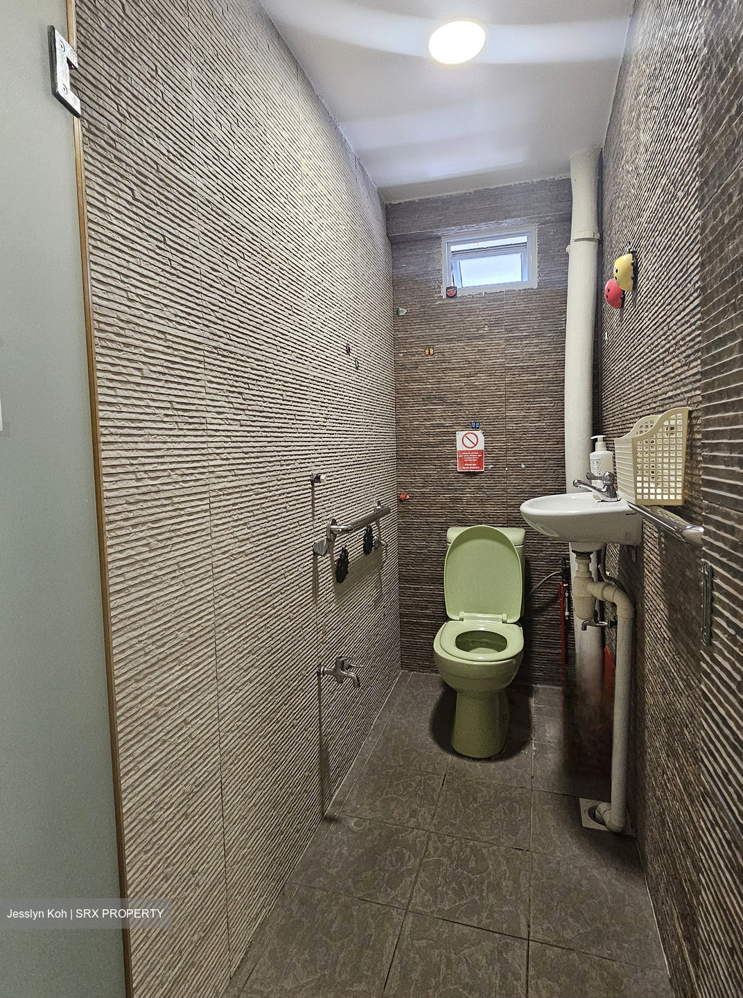 Bedok Shopping Complex (D16), Shop House #467796901